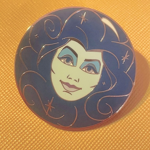 Disney World 50th anniversary mystery pin blind box 2021 Madame Leota